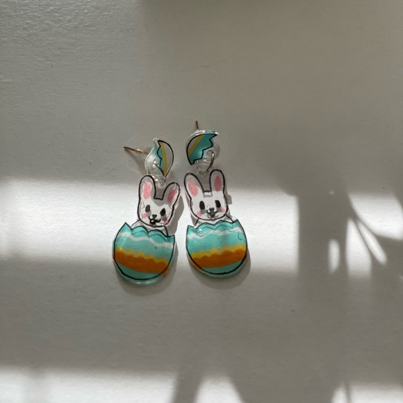 Handmade Easter bunny earring - Picture 1 of 2